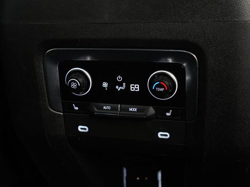 Used 2021 Chevrolet Tahoe Z71 image 17