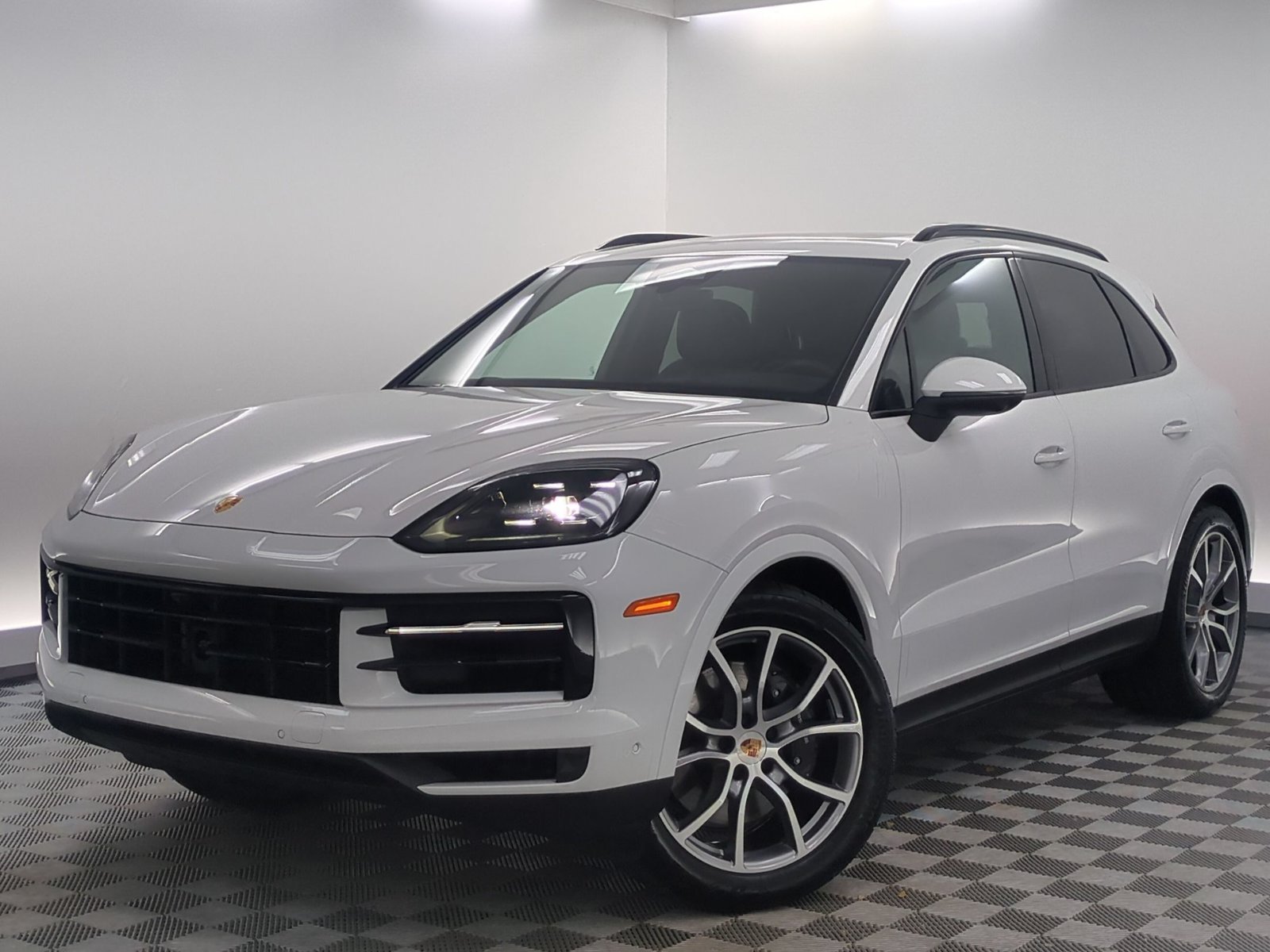 Used 2026 Porsche Cayenne AWD/4WD image 1