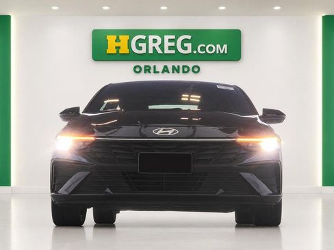 Used 2025 Hyundai Elantra Sport FWD image 7