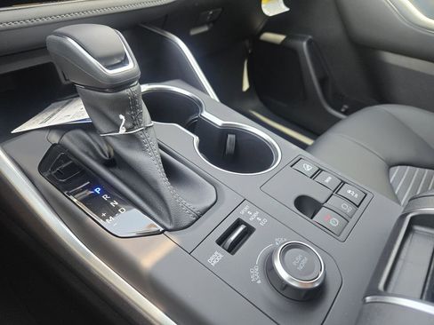 New 2026 Toyota Highlander XSE AWD/4WD image 17