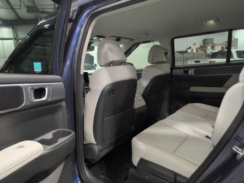 Used 2025 Hyundai Santa Fe SEL image 11