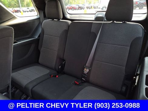 Used 2023 Chevrolet Traverse LT FWD image 37