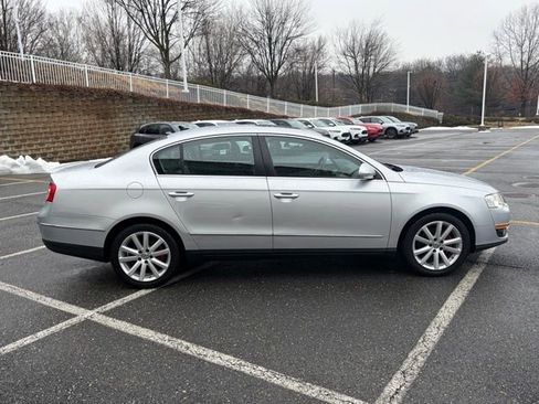Used 2010 Volkswagen Passat Komfort image 8