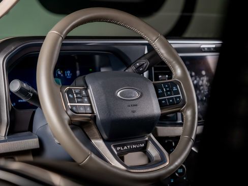 Used 2026 Ford F350 Platinum w/ Platinum Plus Package image 40