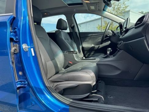 Used 2018 Hyundai Elantra GT w/ Tech Package 03 FWD image 19