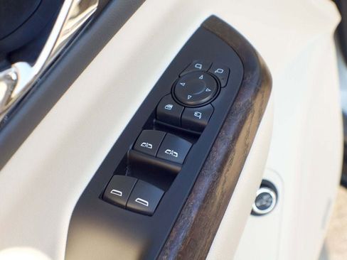 Used 2022 GMC Acadia Denali w/ Denali Ultimate Package image 30