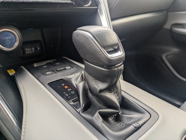 Used 2022 Toyota Venza LE AWD/4WD image 30