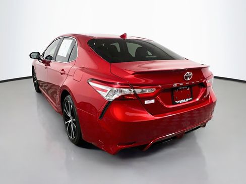Used 2020 Toyota Camry SE FWD image 8