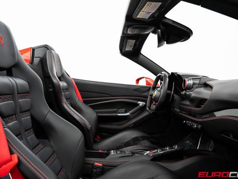 Used 2022 Ferrari F8 Tributo image 43