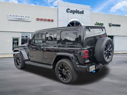 Used 2021 Jeep Wrangler Unlimited Sahara AWD/4WD image 7