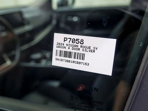 Used 2024 Nissan Rogue SV image 31