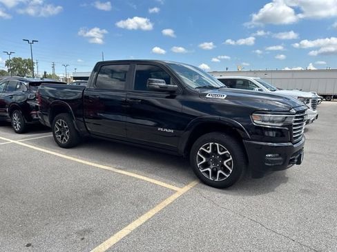 Used 2025 RAM 1500 Laramie AWD/4WD image 8