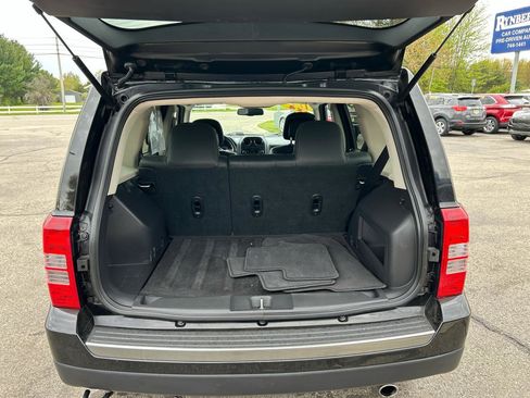 Used 2017 Jeep Patriot Sport w/ Power Value Group AWD/4WD image 18