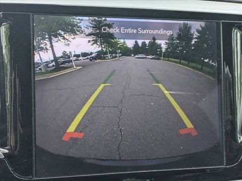 Used 2020 Chrysler Pacifica Limited FWD image 14