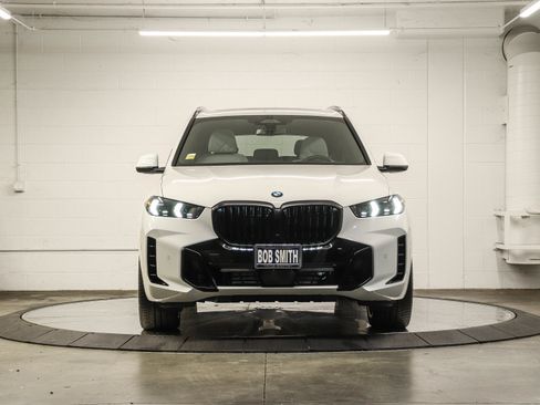 Used 2026 BMW X5 sDrive40i w/ M Sport Package RWD image 2