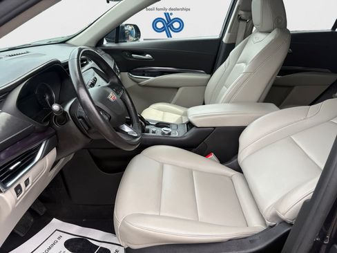 Used 2023 Cadillac XT4 Luxury AWD/4WD image 10