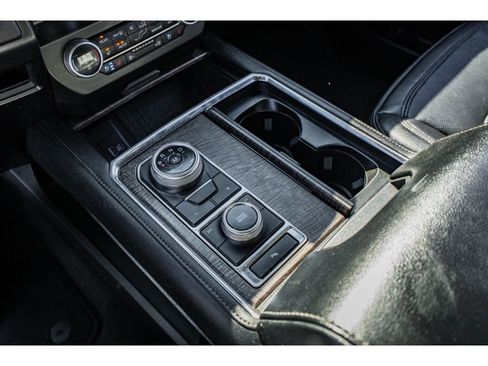 Used 2021 Ford Expedition Max Limited image 18