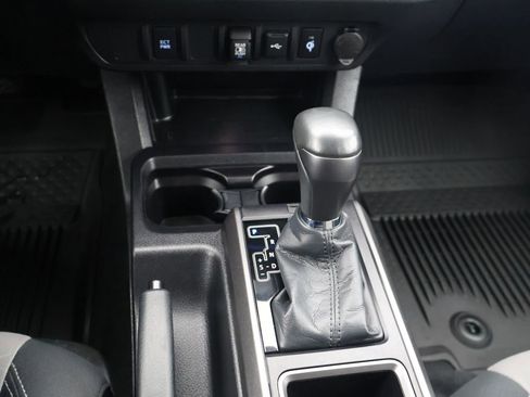 Used 2023 Toyota Tacoma TRD Sport w/ Black Out Package (TMS) image 21