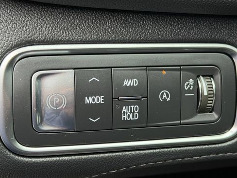 Used 2025 Buick Enclave Avenir w/ Trailering Package, 5000 lbs. AWD/4WD image 31