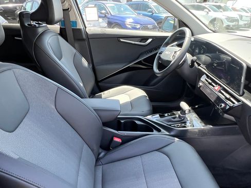 New 2026 Kia Niro EX FWD image 14