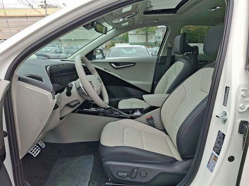 New 2025 Kia Niro Wave w/ Wave Preserve Package image 6