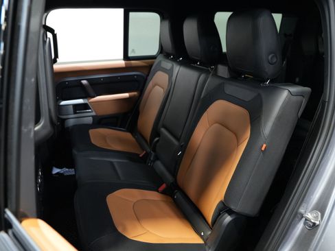 Used 2023 Land Rover Defender 130 X-Dynamic SE AWD/4WD image 35