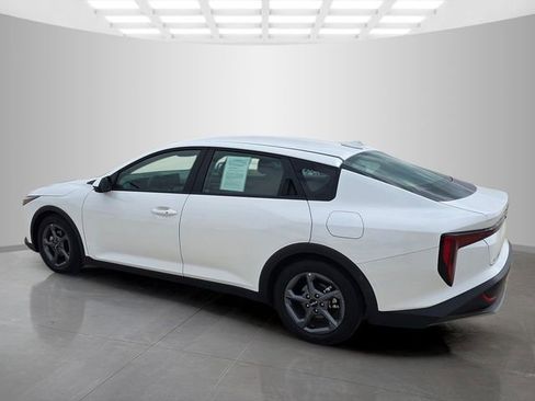 Used 2025 Kia K4 FWD image 9