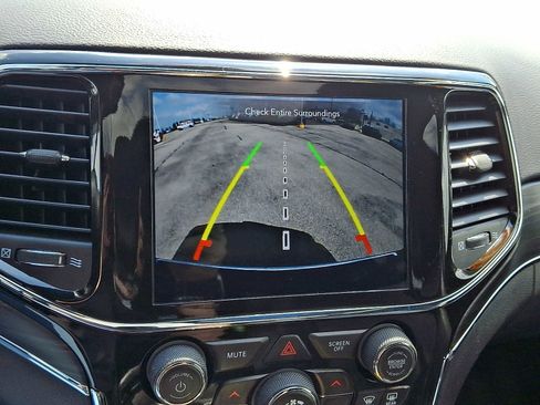 Used 2021 Jeep Grand Cherokee Limited w/ Premium Lighting Group image 21