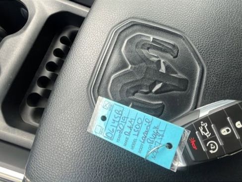 Used 2019 RAM 1500 Laramie AWD/4WD image 29