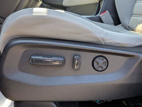 Used 2017 Honda CR-V EX image 15