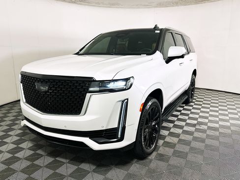 Used 2021 Cadillac Escalade Premium Luxury AWD/4WD image 7
