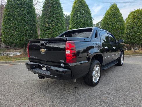 Used 2009 Chevrolet Avalanche LTZ image 6