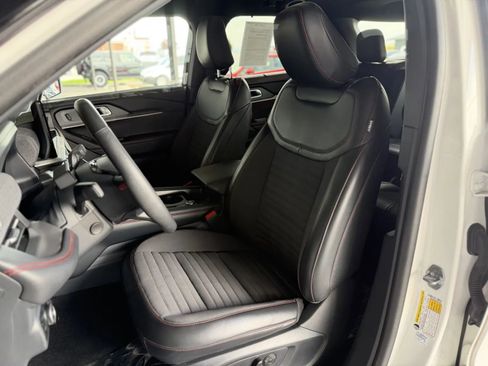 Used 2025 Ford Explorer ST-Line w/ Premium Package AWD/4WD image 15