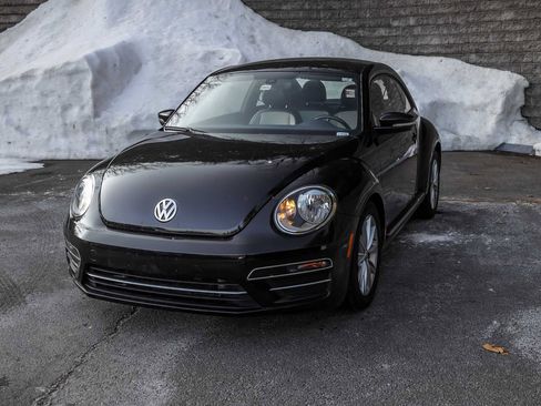 Used 2017 Volkswagen Beetle 1.8T SE image 9