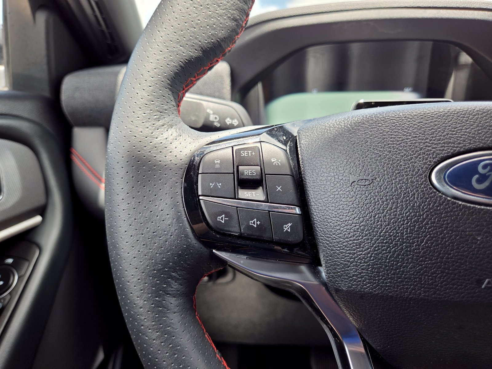 Used 2025 Ford Explorer ST-Line RWD image 42