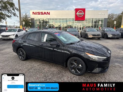 Used 2023 Hyundai Elantra SEL image 1