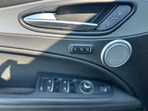 Used 2018 Alfa Romeo Stelvio Ti Sport AWD/4WD image 21