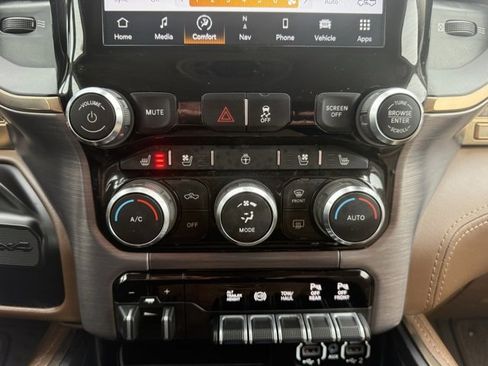 Used 2022 RAM 3500 Limited w/ Max Tow Package image 18