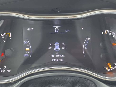 Used 2016 Jeep Grand Cherokee Limited w/ Luxury Group II image 19