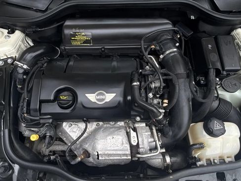 Used 2014 MINI Cooper Clubman S FWD image 9