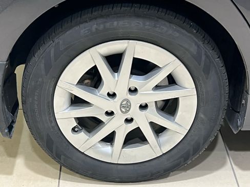 Used 2016 Toyota Prius V Three FWD image 3
