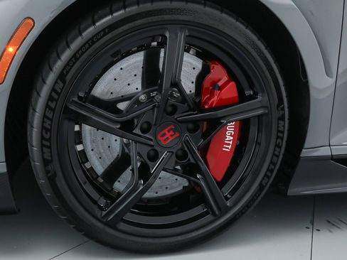 Used 2024 Bugatti Chiron Super Sport image 33