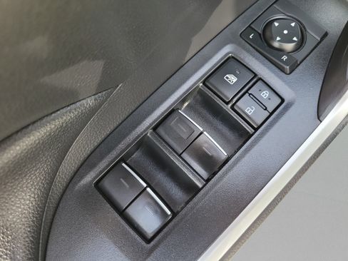Used 2022 Toyota RAV4 XLE w/ Convenience Package FWD image 14