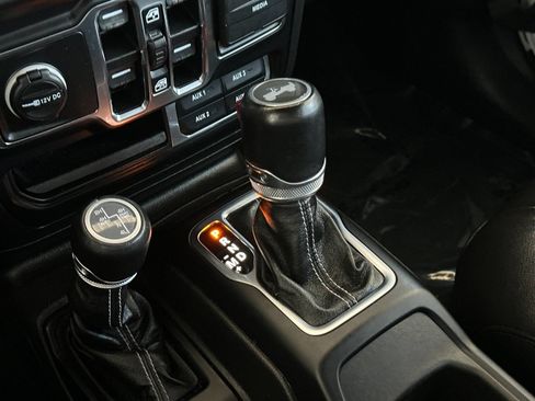 Used 2023 Jeep Wrangler Unlimited Sahara AWD/4WD image 20