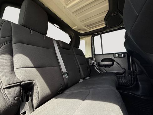 Used 2018 Jeep Wrangler Unlimited Sport S AWD/4WD image 21