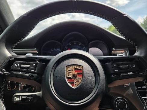 Used 2025 Porsche Macan Turbo AWD/4WD image 32