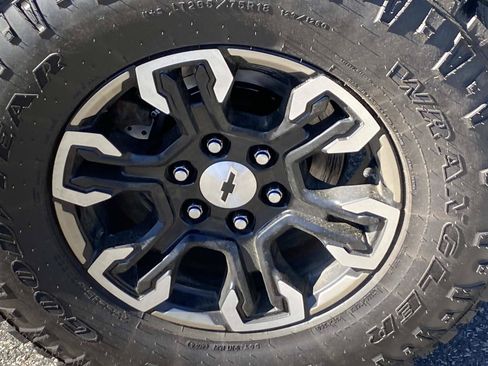 Used 2023 Chevrolet Silverado 1500 ZR2 AWD/4WD image 27