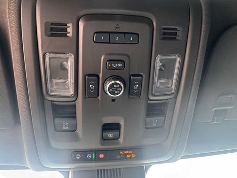 Used 2024 Chevrolet Tahoe Z71 w/ Luxury Package AWD/4WD image 38