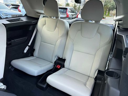 Used 2025 Volvo XC90 T8 Plus w/ Protection Package Premier image 17