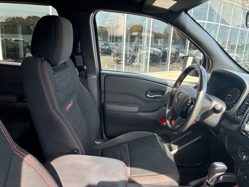 Used 2022 Nissan Frontier Pro-X RWD image 10